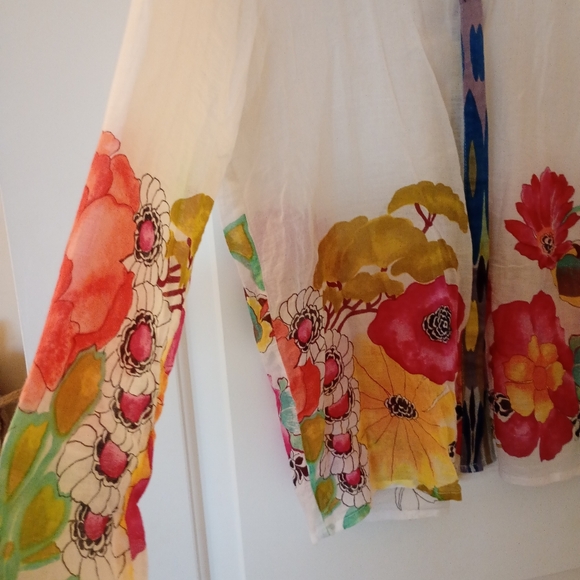 Minkas ~Vibrant Floral Cotton Sheer Blouse (XL) - Picture 4 of 7